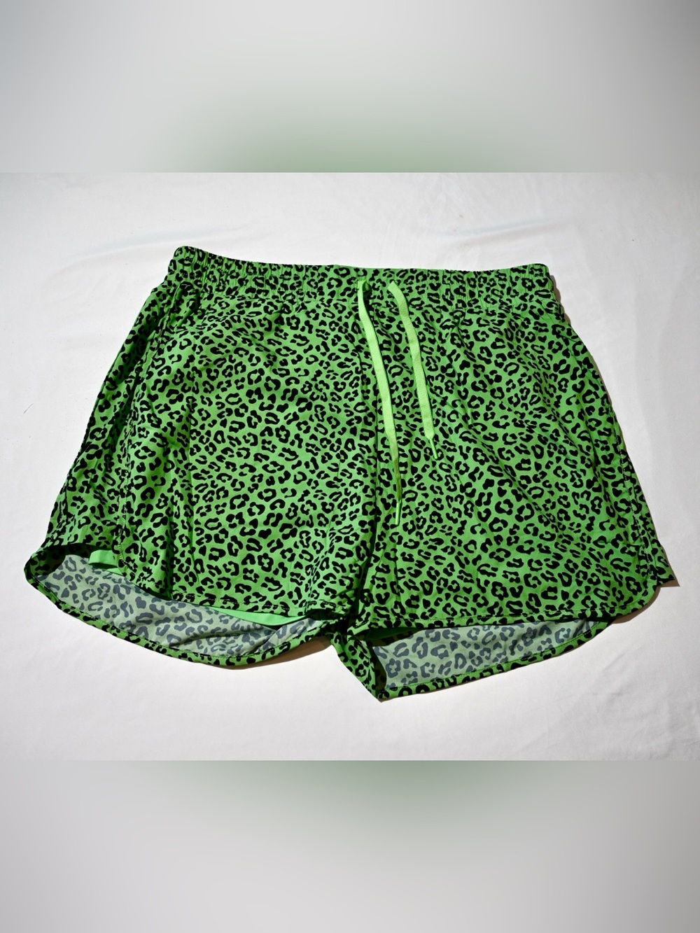 BuffBunny Flo Shorts Large Green Leopard 2-in-1 Lined Running Shorts
